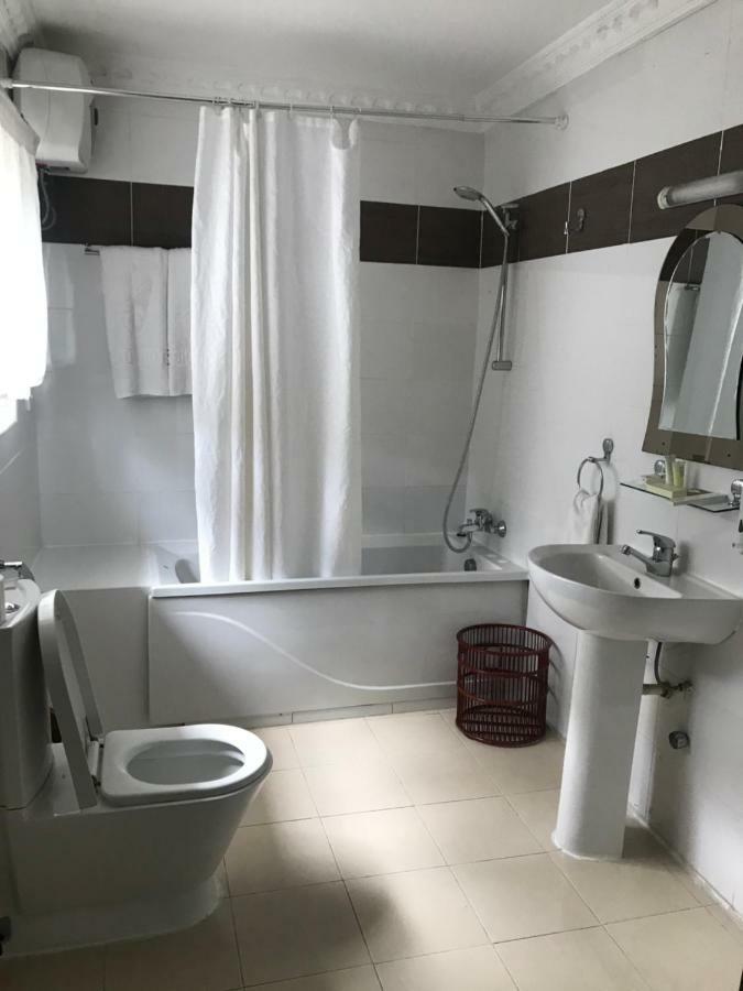 Airside Hotel Accra Buitenkant foto