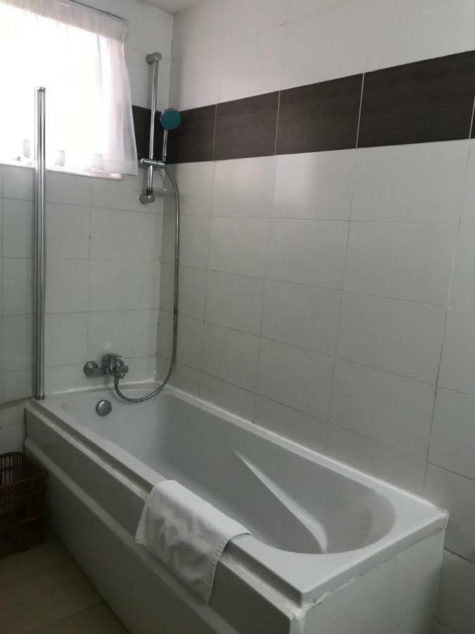 Airside Hotel Accra Buitenkant foto